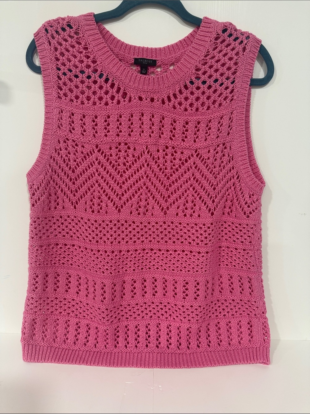 TALBOTS Petite Women's Pink Knit Sleeveless Sweater Vest. Size L
